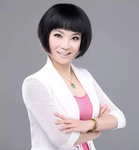 推荐人物就是桐庐梅花奖得主,一级演员,戚派代表性越剧名家王杭娟老师
