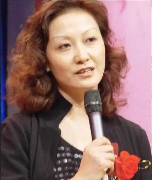 回顾87版《红楼梦》十二金钗现状,个个经历坎坷,有人58岁还未婚