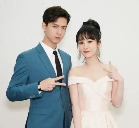 杨紫李现晒结婚照官宣婚礼现场曝光偷偷撒糖也太甜了吧