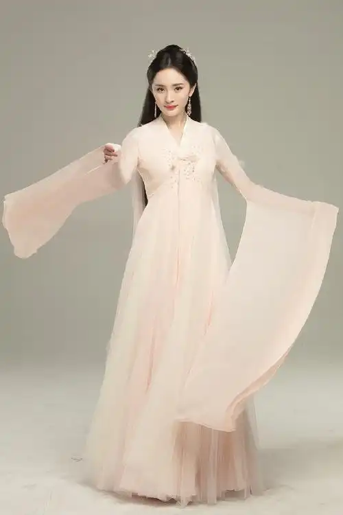 杨幂扶摇未公开白衣定妆照