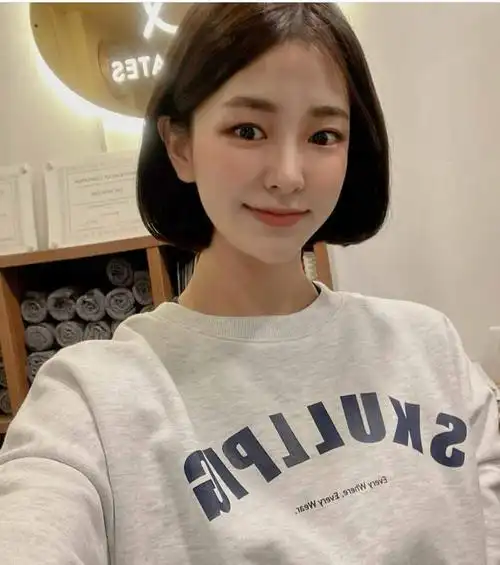 发量少短发发型(发量少的女生建议发型)