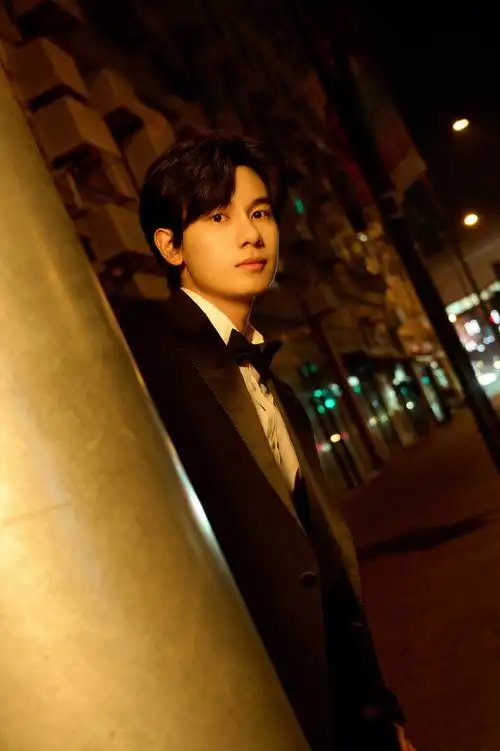 施展艺术的狂欢魔法,做一场属于电影人的童话梦96和@演员胡先煦一起