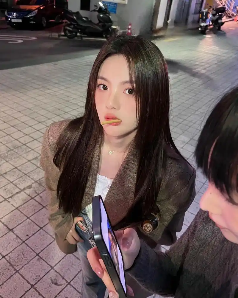 老婆!05 #杨超越 #杨超越韩国生图 #清冷御姐 #ins - 抖音