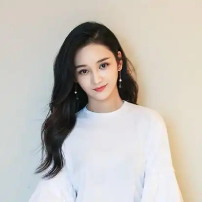 2017年,王一菲的个人出道剧集《漂亮的李慧珍》播出.