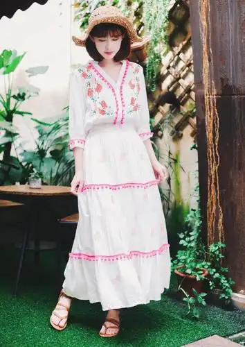 183实拍秋季刺绣高腰民族风棉麻大摆连衣裙流苏球球旅游长裙