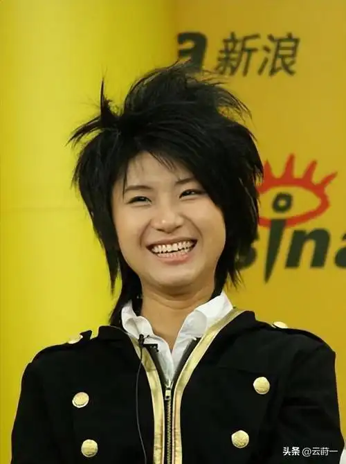 尤其是尚雯婕,虽然作为《超女》的冠军出道了,但是她之后的发展道路却