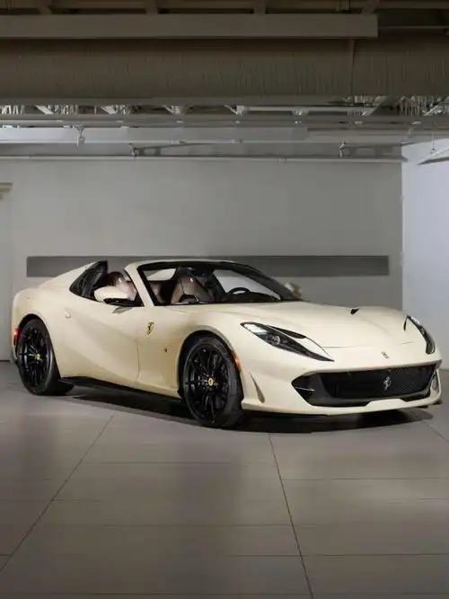 白车黑轮毂yyds法拉利812gts