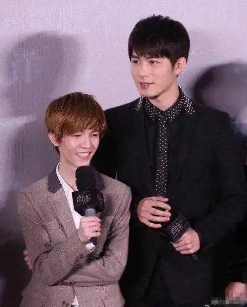 郭敬明身高多扎心几张图告诉你答案