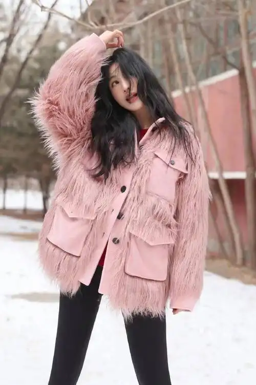 张俪是一位身高170cm的女演员,体重常年保持在96斤左右,身材比例协调