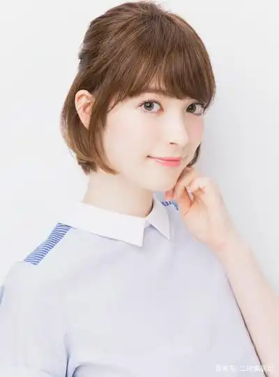 四十几岁的女人,这样扎头发才更优雅,简单时尚