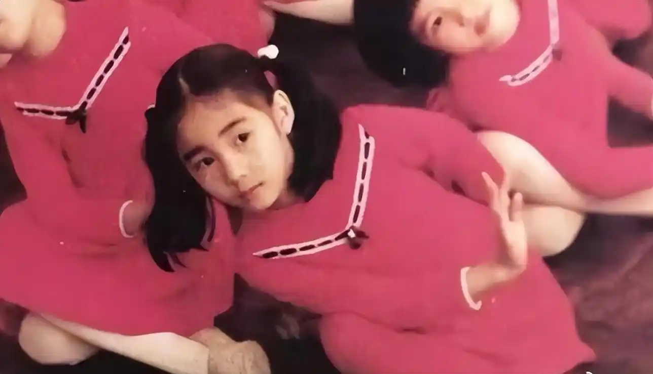 回顾黎姿拒绝许晋亨嫁残疾富豪生三个女儿51岁被老公宠上天