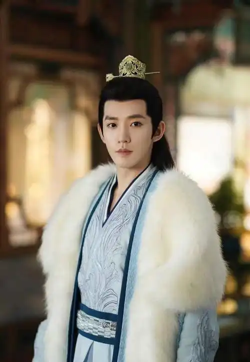盘点古装男演员穿裘皮有人气度不凡有人端庄大气