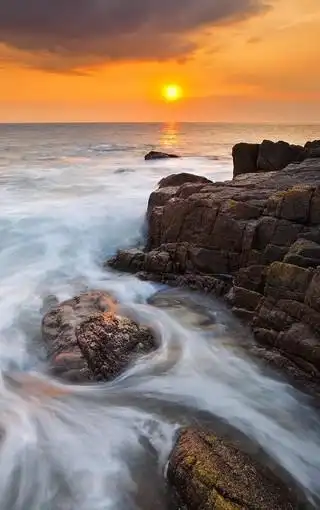 海上日出唯美手机壁纸