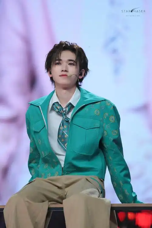 宋亚轩超话06#宋亚轩楼外楼演唱会#原图直出——来自宝贝给的自信