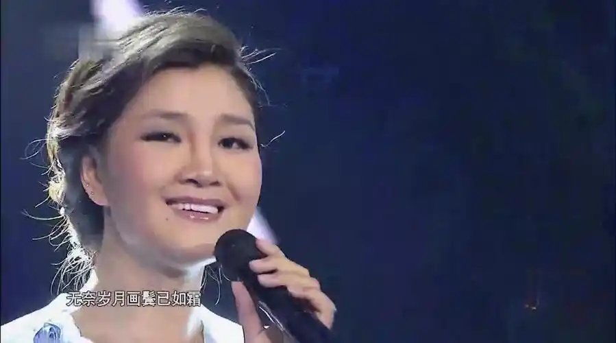 歌曲《走天涯》,由降央卓玛演唱.