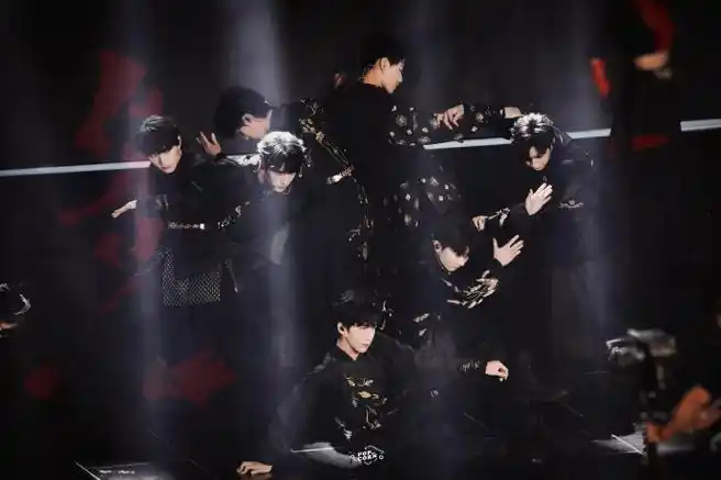 时代少年团朱雀中国风舞台