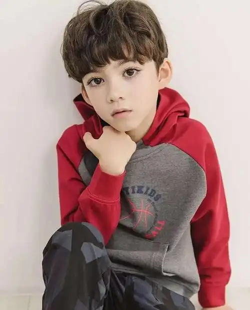 5岁萌宝发量惊人,帅气发型穿搭不输小鲜肉,他才是全网最靓的崽_男童