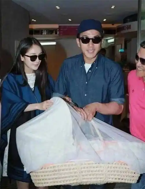 小糯米想妈妈哭泣,刘丹希望杨幂刘恺威复婚,杨幂真不容易_公司_嘉行