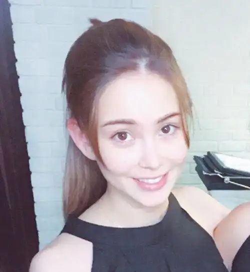 昆凌颜值一直保留十八岁,减龄妆发少不了!