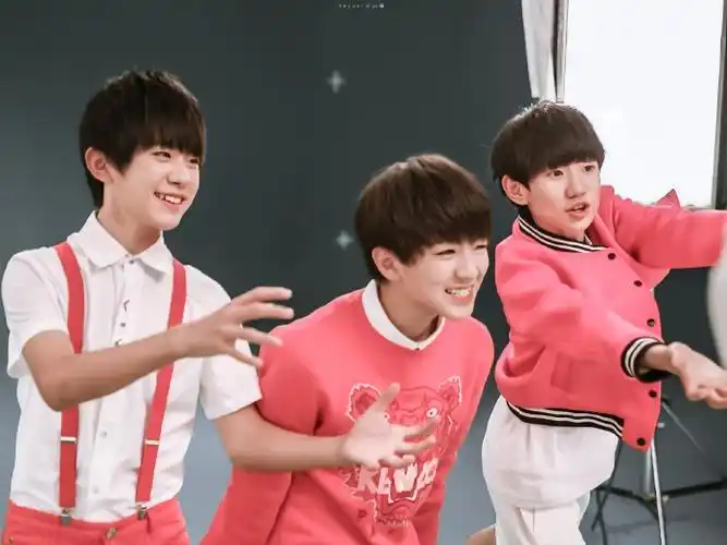 tfboys三人同行##tfboys出来玩叭