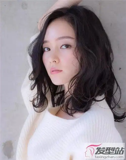 中长发烫发造型 日系女人味烫发_发型站_最新流行发型设计发型图片与