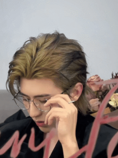 蔡徐坤   #原创音乐制作人蔡徐坤