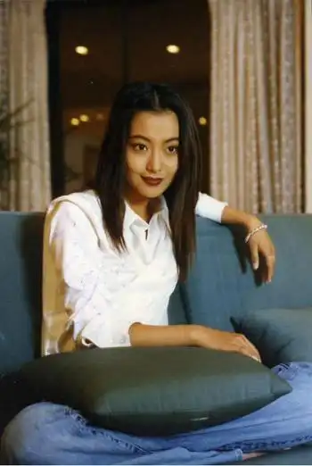 金喜善面容越来越"年轻"引热议(图)