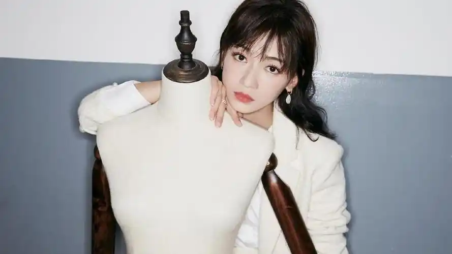 御姐风范吴谨言时尚霸气魅力写真,高清壁纸图片,大陆明星-回车桌面