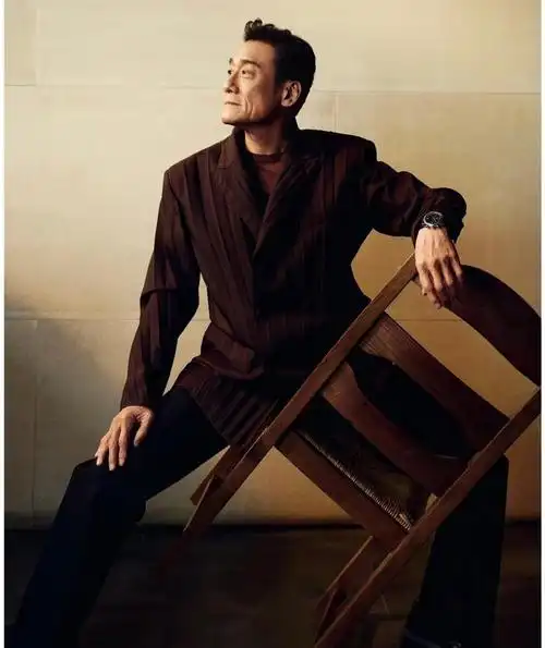 梁家辉的演技无可挑剔,在《无限超越班》和叶童的哭戏感人至深