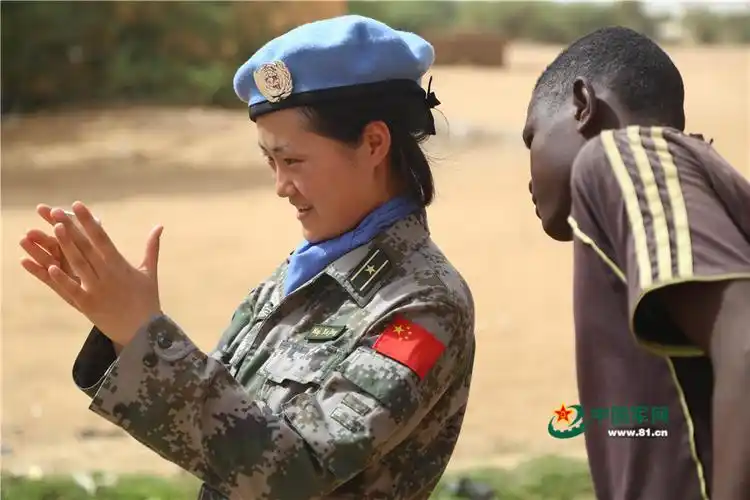 中国蓝盔马里维和的日与夜之铁血柔情