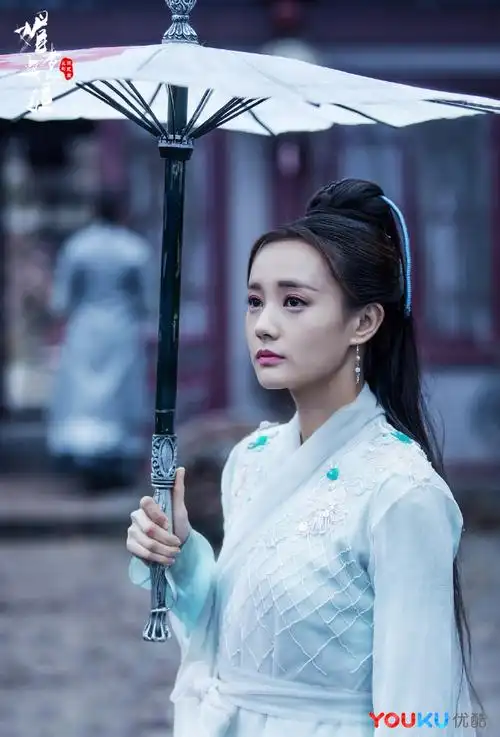 李一桐媚者无疆