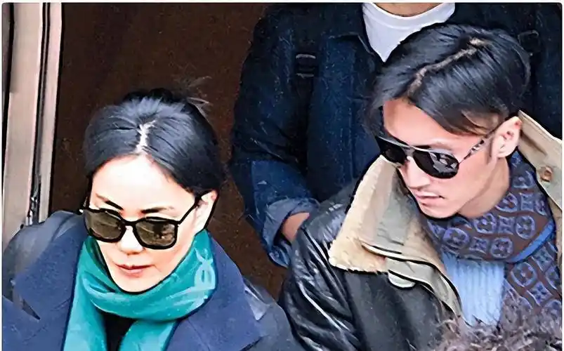 54岁王菲挺大肚赴京为男友庆生,谢霆锋回应:我没有新孩子_感情_生活