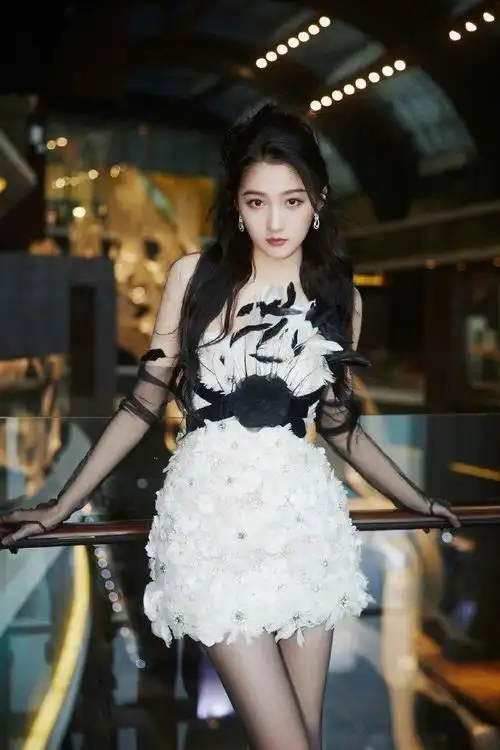 关晓彤|毛晓彤_新浪新闻