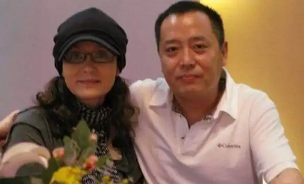 他是潘虹的前夫曾与央视主持人传绯闻如今71岁单身至今