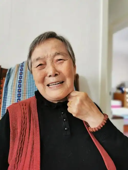 心底无私天地宽的老妈妈!