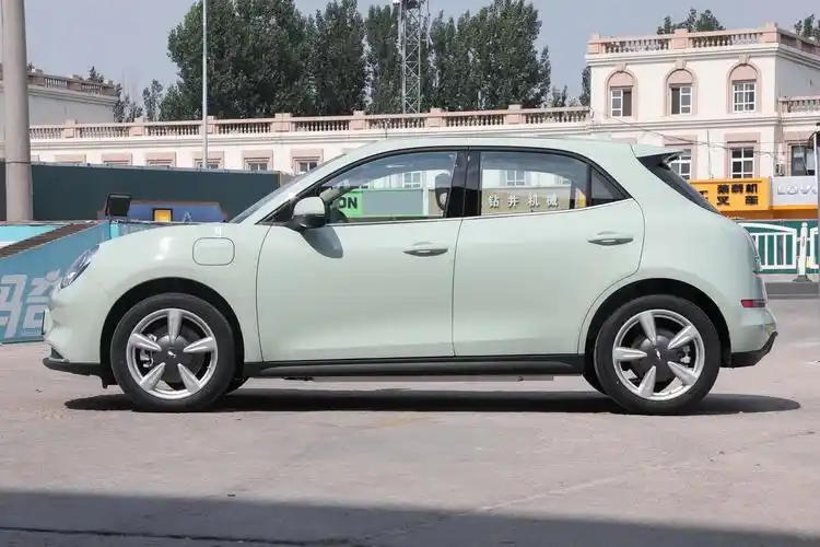 适合女士汽车排行榜前十名(适合女士汽车排行榜前十名suv)