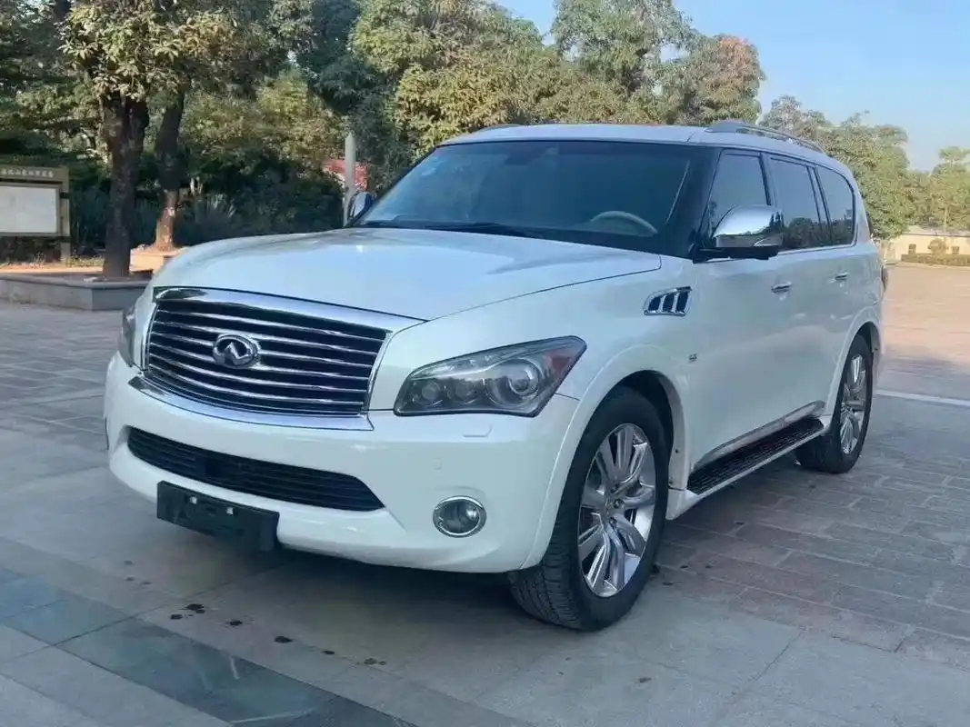 15年英菲尼迪qx56全款13.8万,日系豪华suv最奢华的车型