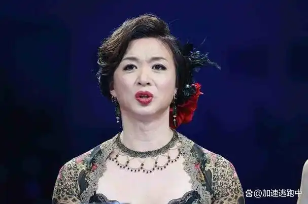 从上海第一主持人沦为全网笑柄曹可凡终于走到这一步