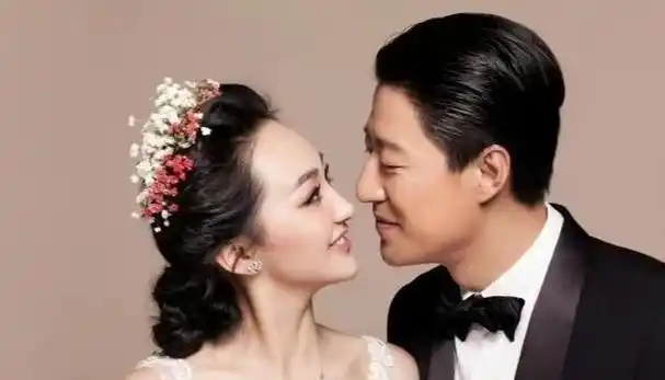 演员辛月嫁大13岁于震在家带三个孩子如今她还好吗