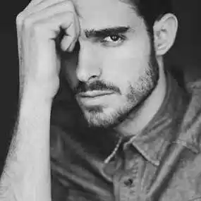 络腮胡子成熟男人妞儿来给大爷笑一个 小胡子女生可小胡子头像图片