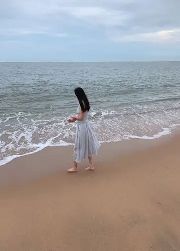 海边拍美女三