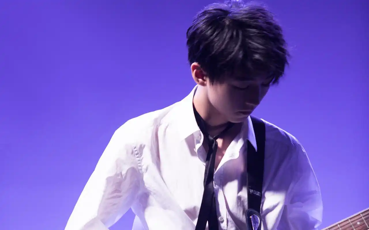 tfboys王俊凯帅气写真图片桌面壁纸高清大图预览1920x1200_大陆明星