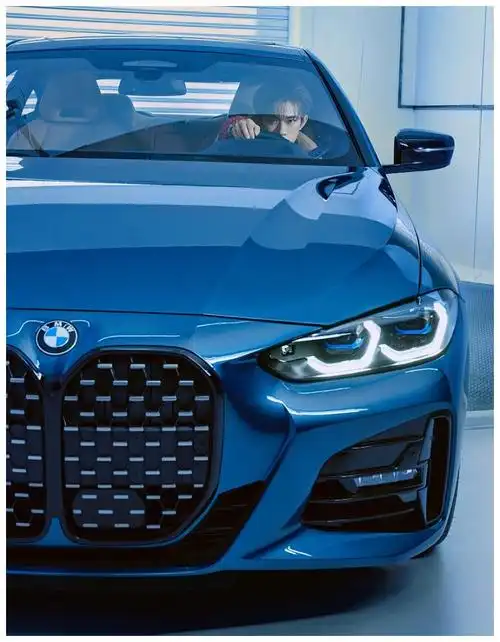 易烊千玺《卷宗wallpaper*》十月刊封面,新生代重构定义