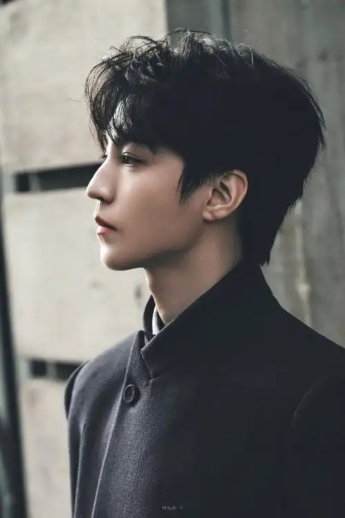 王俊凯绝美东方骨相##王俊凯每年把东方纯帅带出去##王俊凯巴黎首装