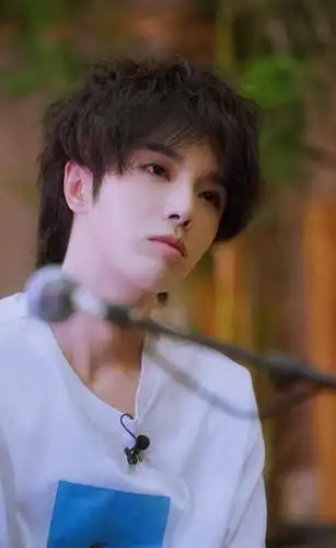 华晨宇有哪些很a的照片?