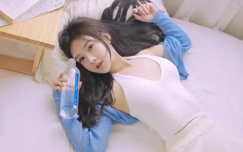 氧气美女性感私房图片高清壁纸下载