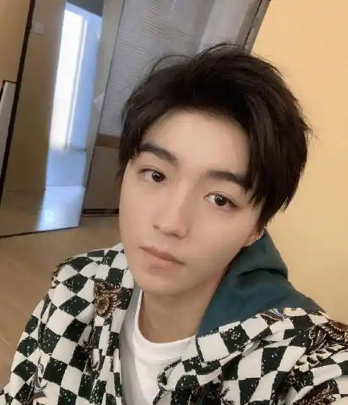 王源_组合_易烊