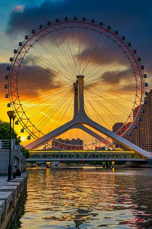 天津之眼摩天轮亚洲最大的摩天轮世界唯一桥上的摩天轮