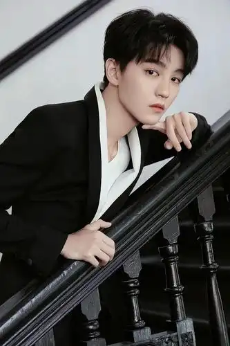 王俊凯这个侧颜是不是很完美!