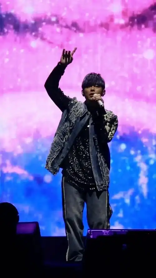 周杰伦嘉年华演唱会太棒啦.2001.9.14周董《范特西》发 - 抖音